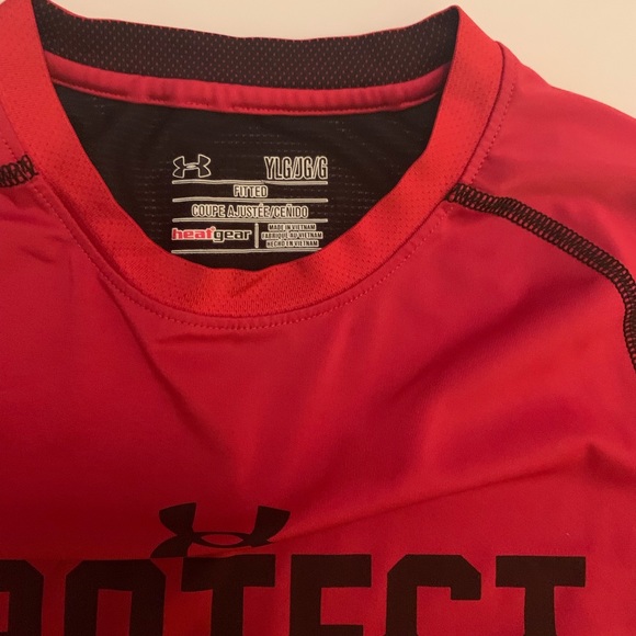 Under Armour - Picture 2 of 3